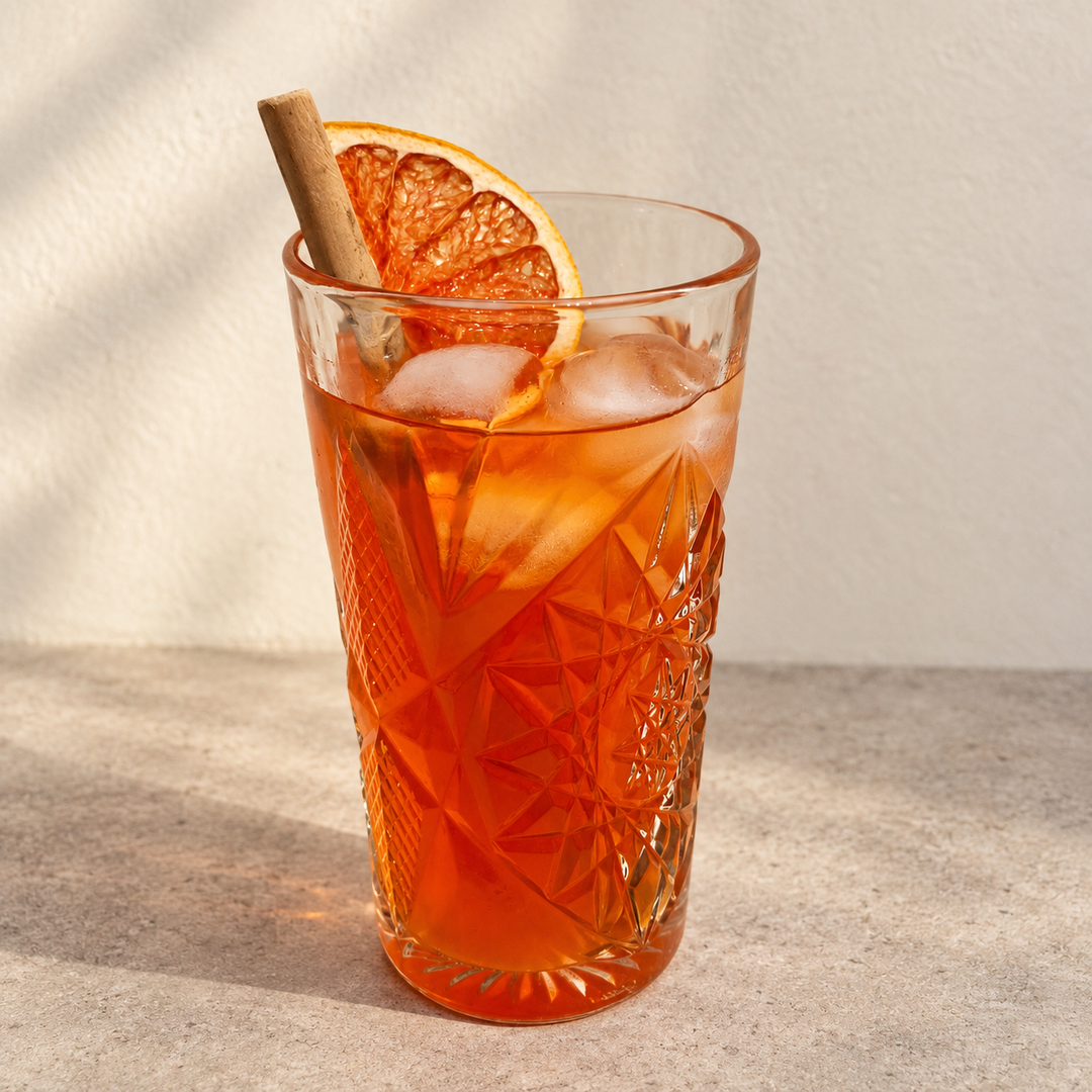 Cocktail met gedroogd rood pompelmoesmaantje | FruCare